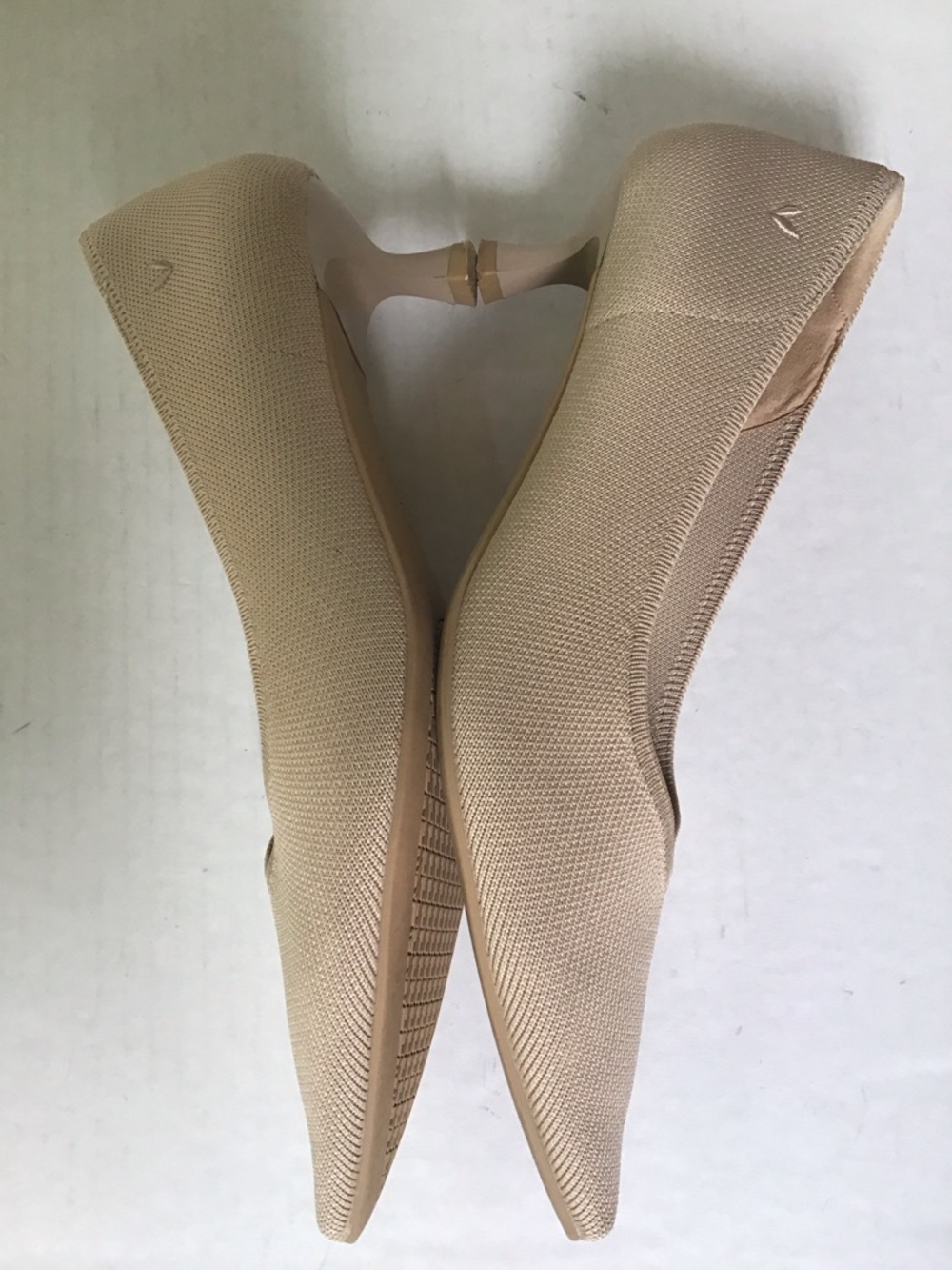 Vivaia Scarlett Pointed-Toe Kitten Heels - Picture 5 of 8